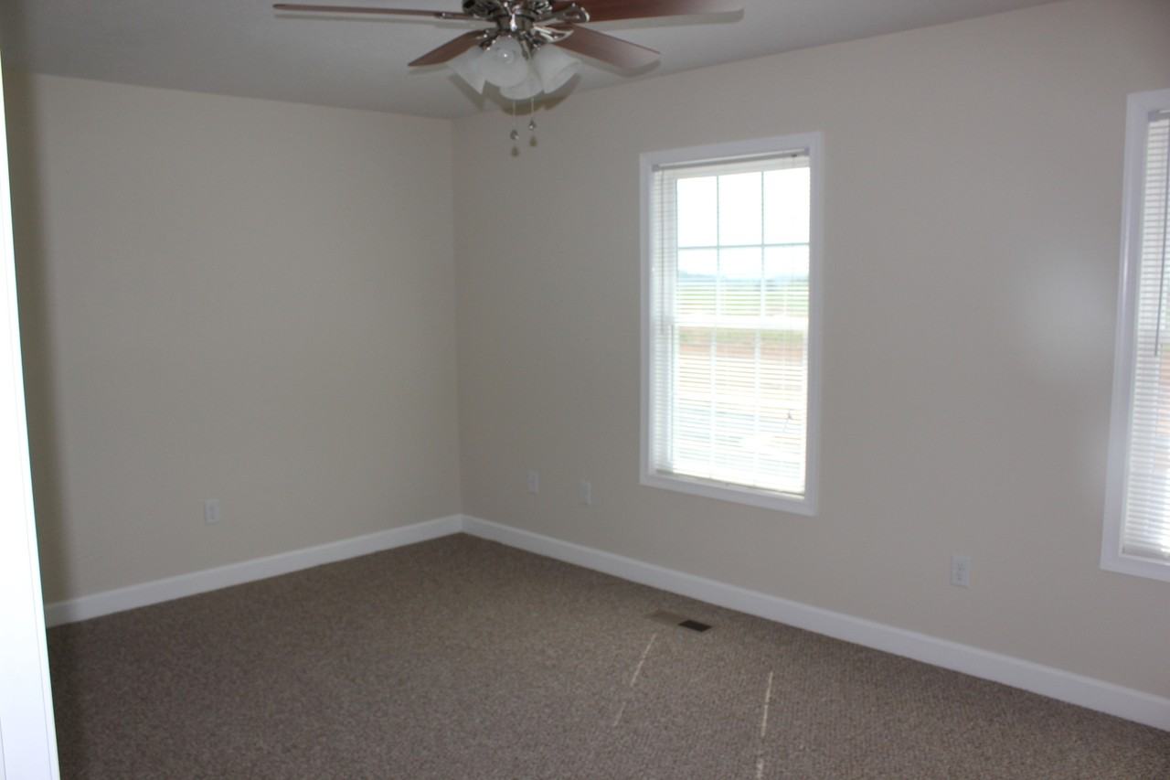816 Carson Cir - Photo 6 of 18