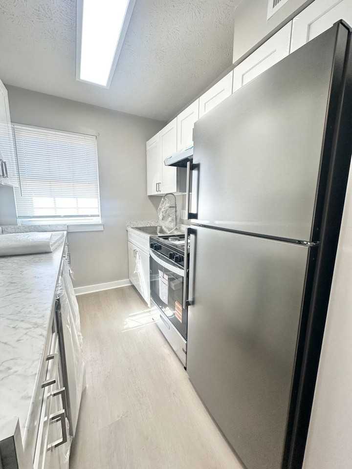 94 Dutch Mill Ct - Photo 4 of 7