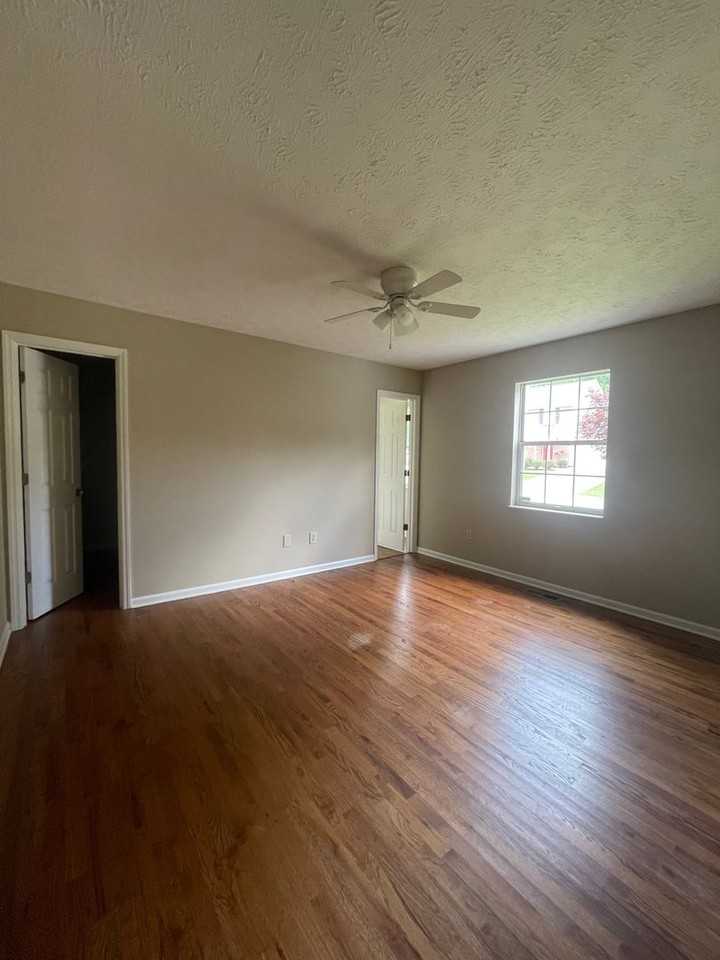 1337 Woodridge Dr - Photo 6 of 12