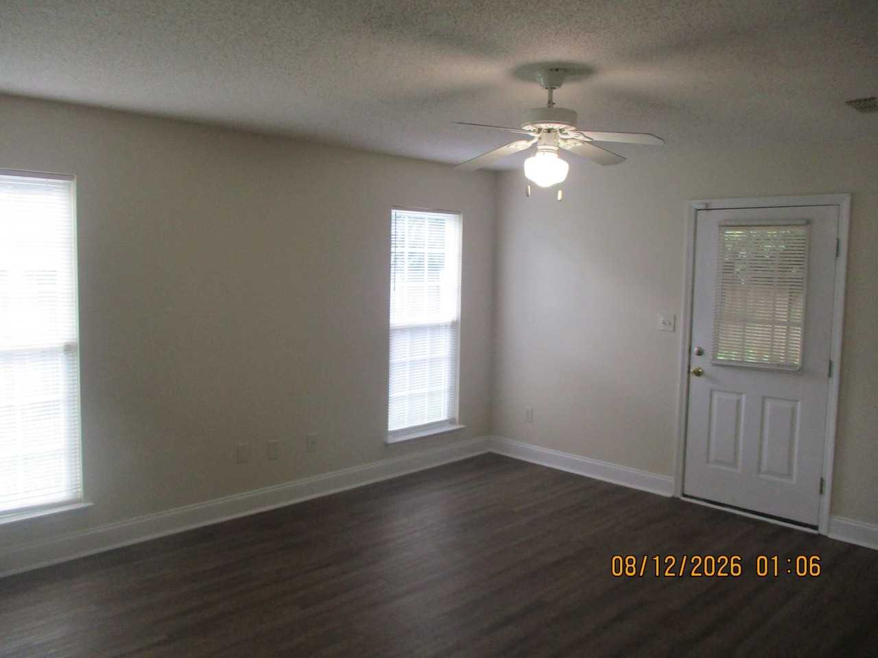 113 Laurelwood Ct - Photo 4 of 8