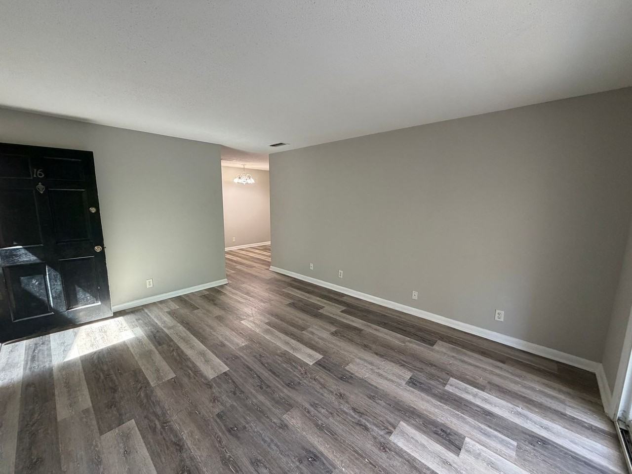 850 Mallery St - Photo 2 of 13