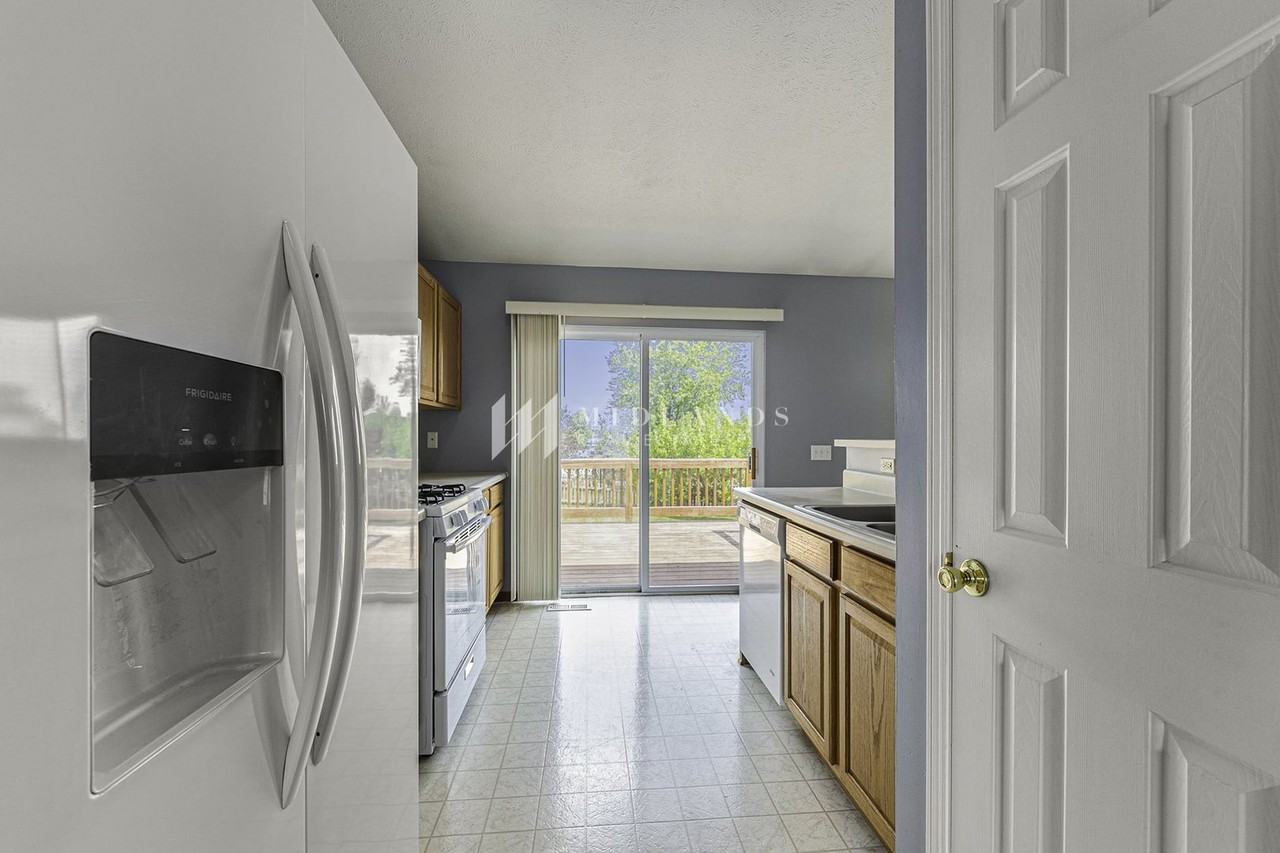 2704 Michaela St - Photo 6 of 15