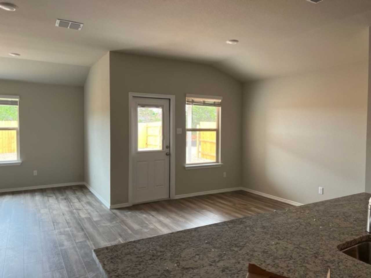 6917 Guadalupe Rd - Photo 4 of 19