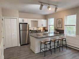 featured image of 132 E Lemon St