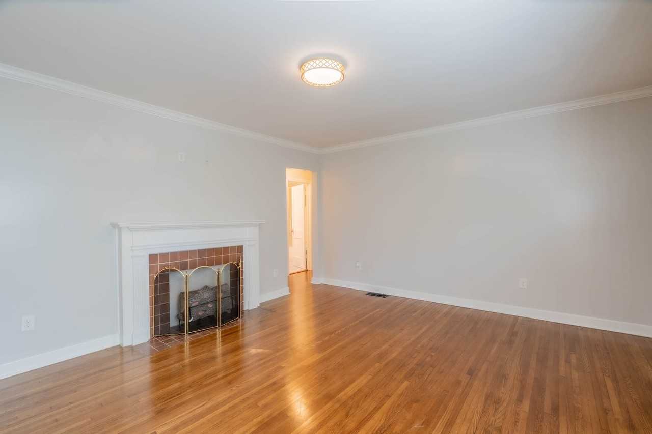 1341 S Erie Ave - Photo 7 of 13