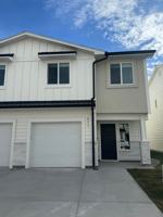 featured image of 845 Golden Bear Ln