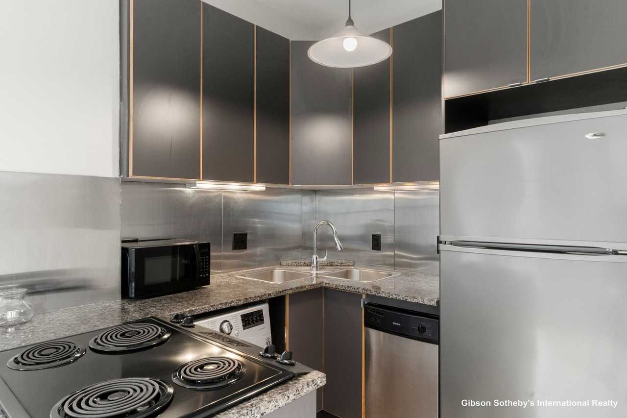 182 W Brookline St #3 - Photo 6 of 31