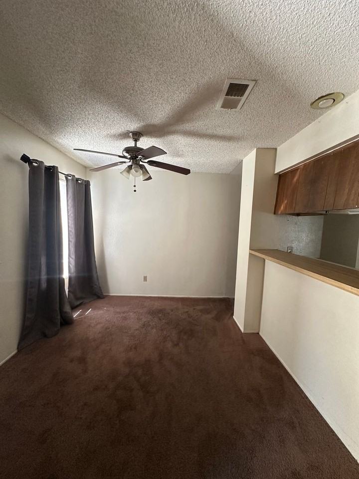 1001 Mcdonald Way - Photo 2 of 8