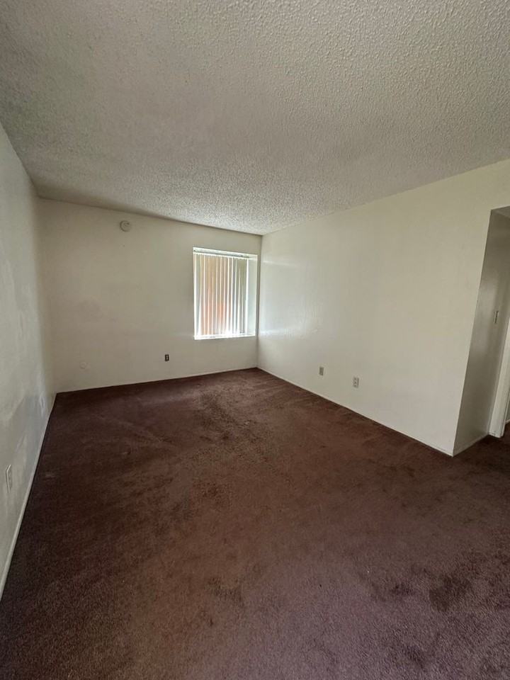 1001 Mcdonald Way - Photo 6 of 8