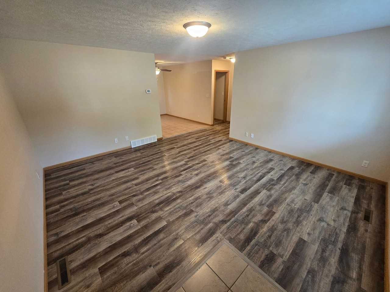 1909 N North Rd Frnt - Photo 2 of 9