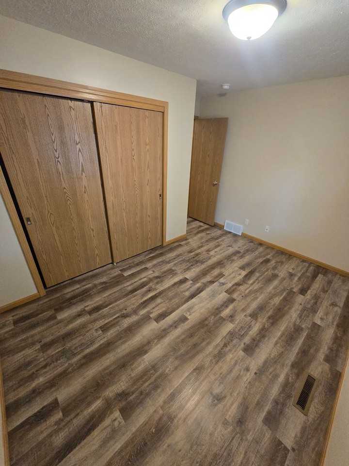 1909 N North Rd Frnt - Photo 3 of 9