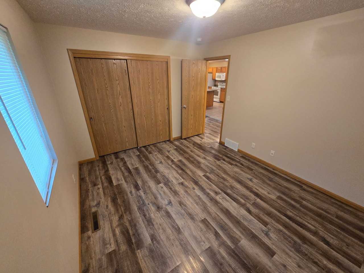 1909 N North Rd Frnt - Photo 5 of 9