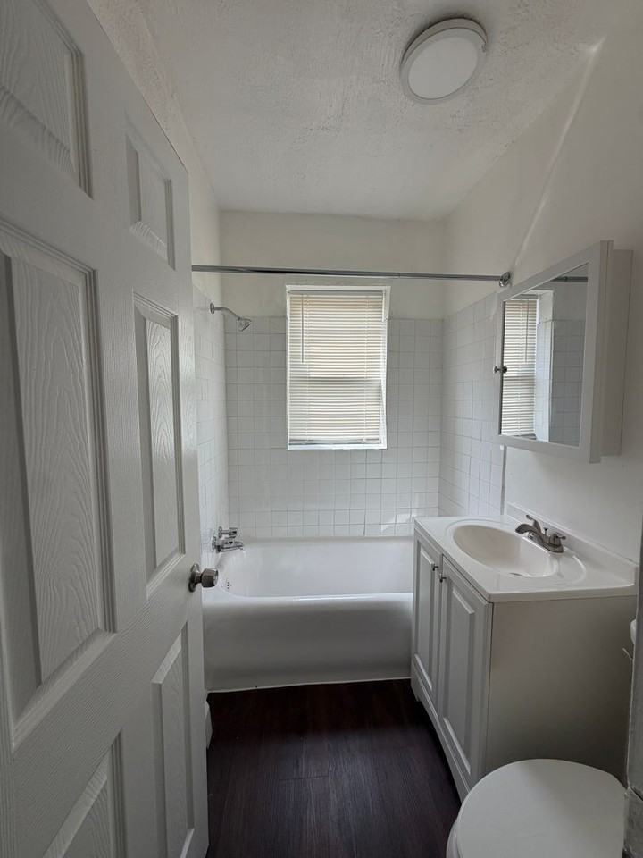 7000 S Stewart - Photo 2 of 17