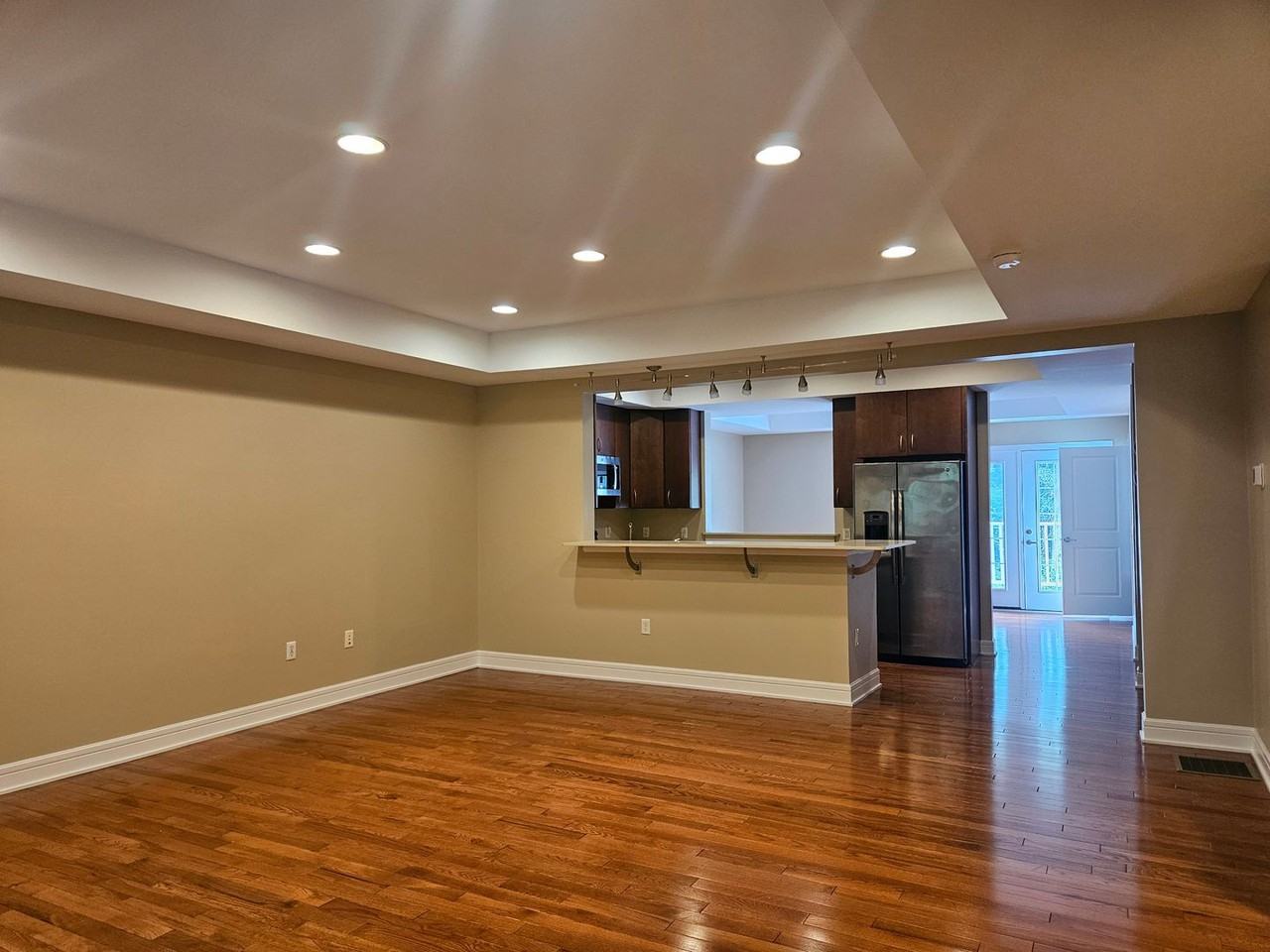 680 Oakwood Ave - Photo 2 of 20