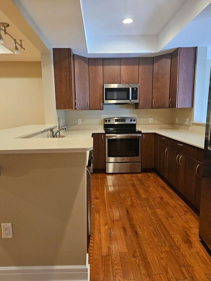 680 Oakwood Ave - Photo 5 of 20