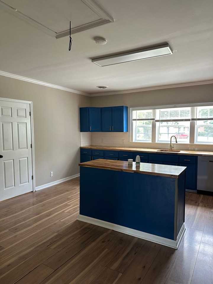 1008 Speight St - Photo 4 of 26