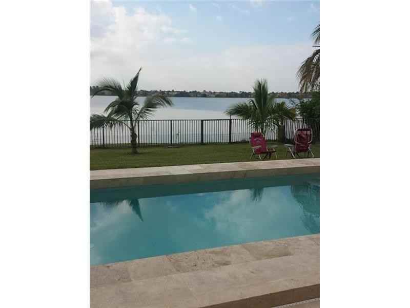 18794 SW 17th Ct - Photo 2 of 8