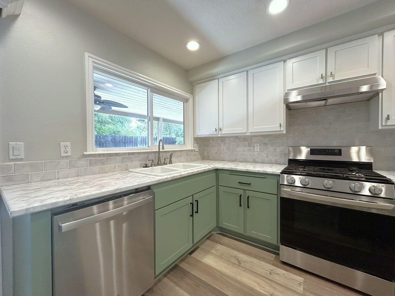20 Ford St - Photo 7 of 20