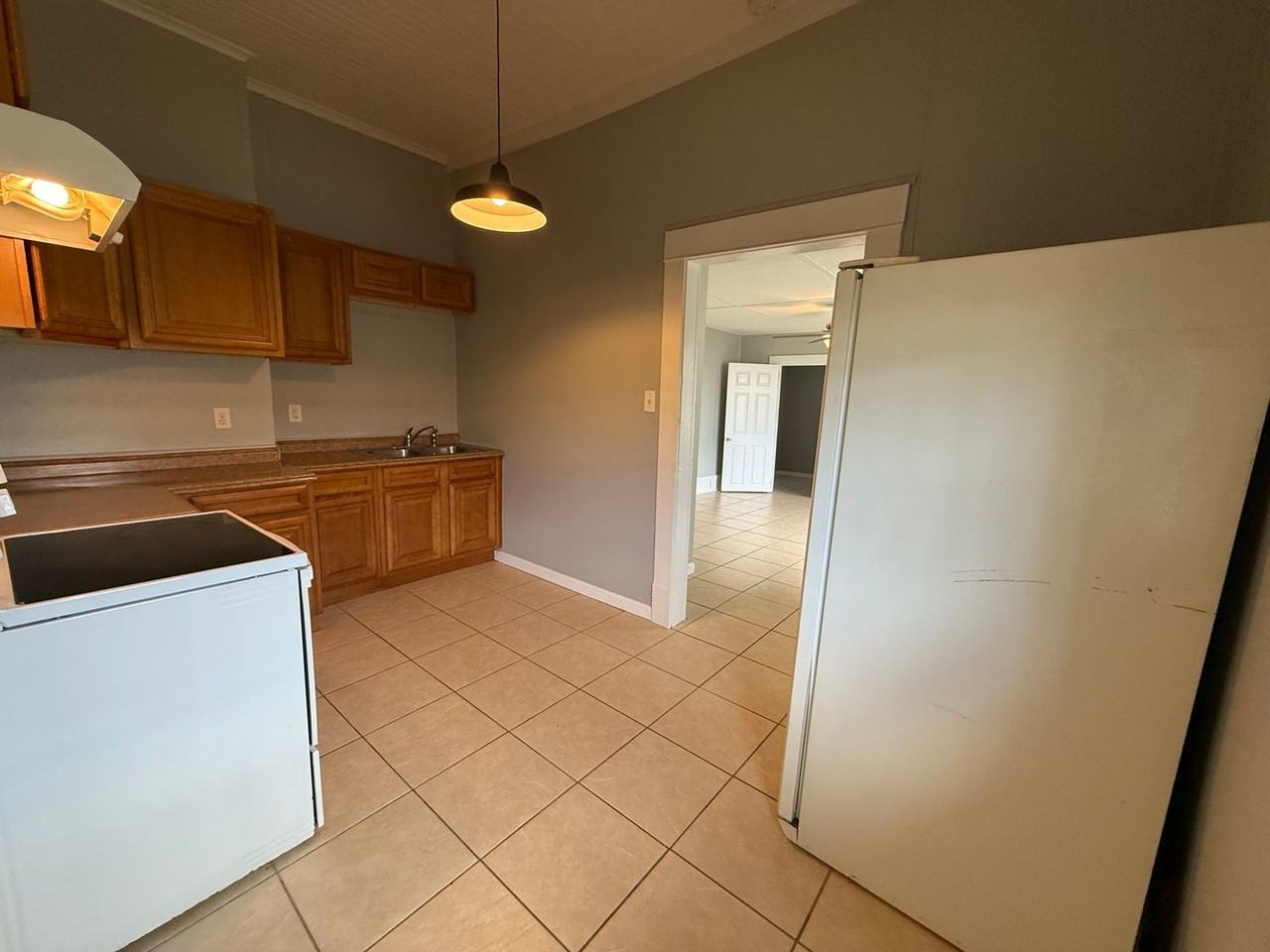 1006 W Chase St #C - Photo 4 of 15