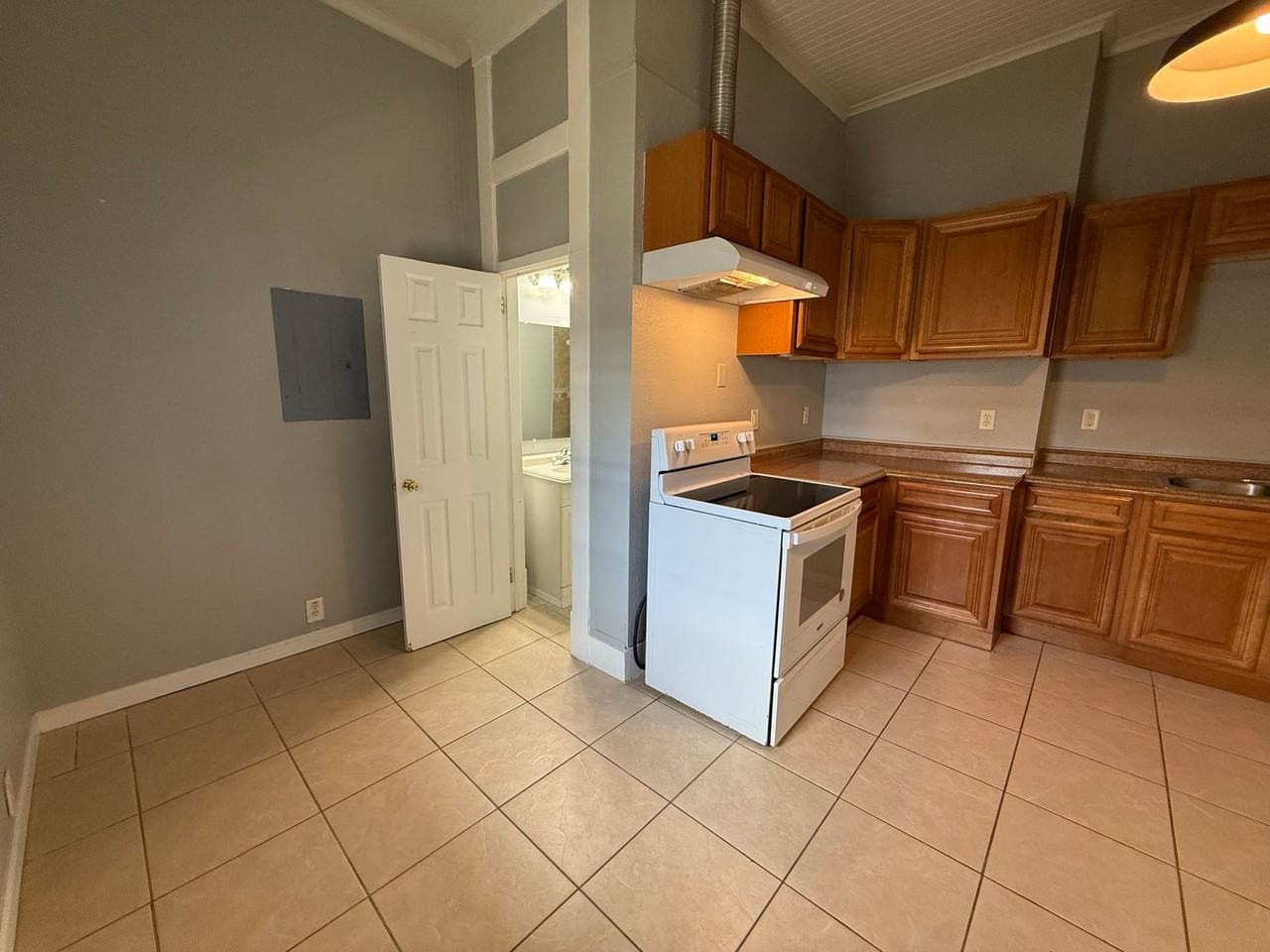 1006 W Chase St #C - Photo 5 of 15