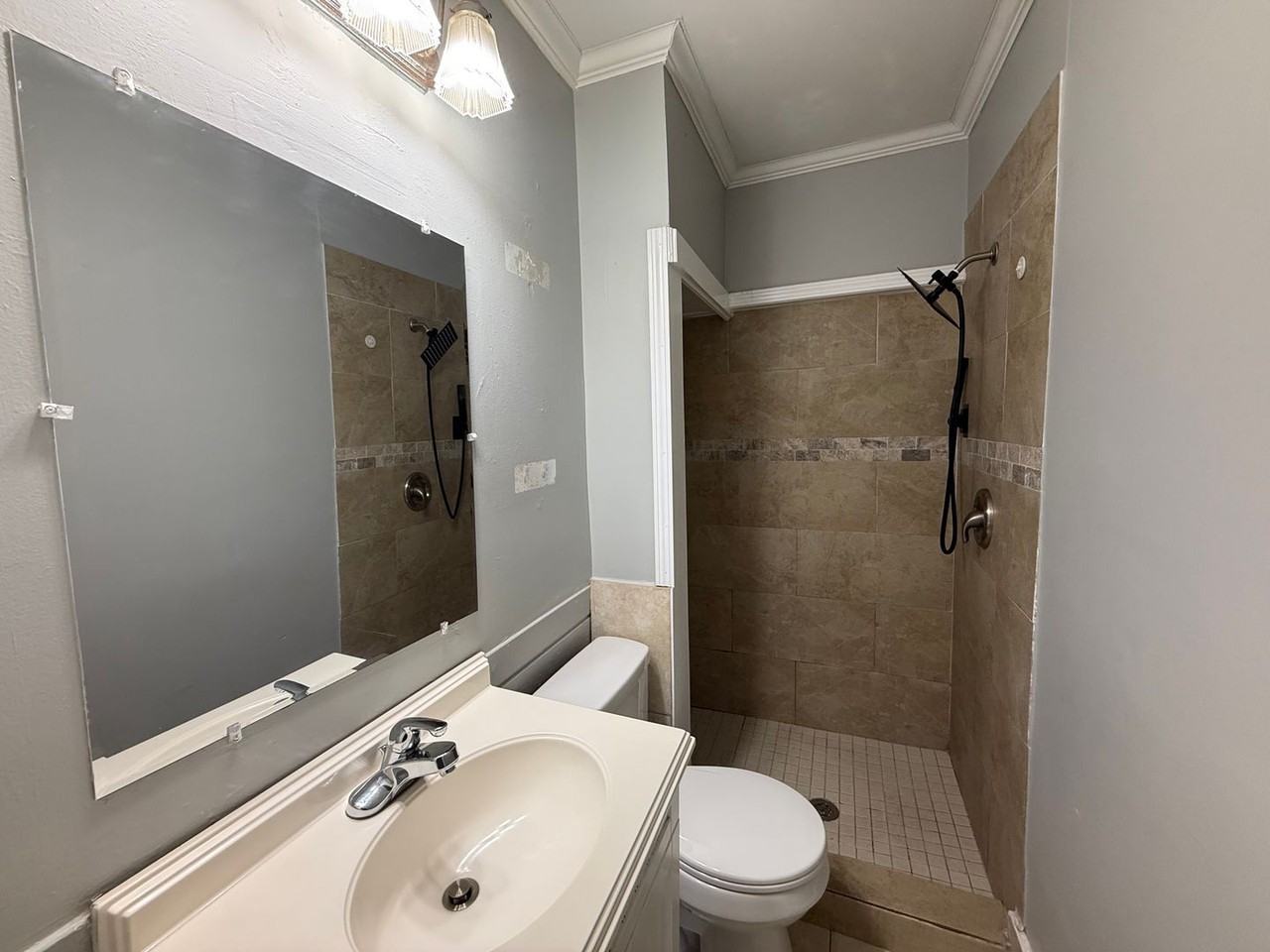 1006 W Chase St #C - Photo 7 of 15