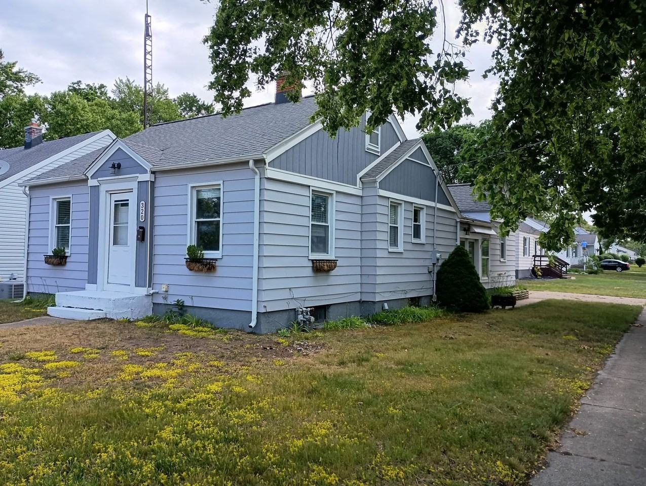 320 S Griffin St - Photo 2 of 39