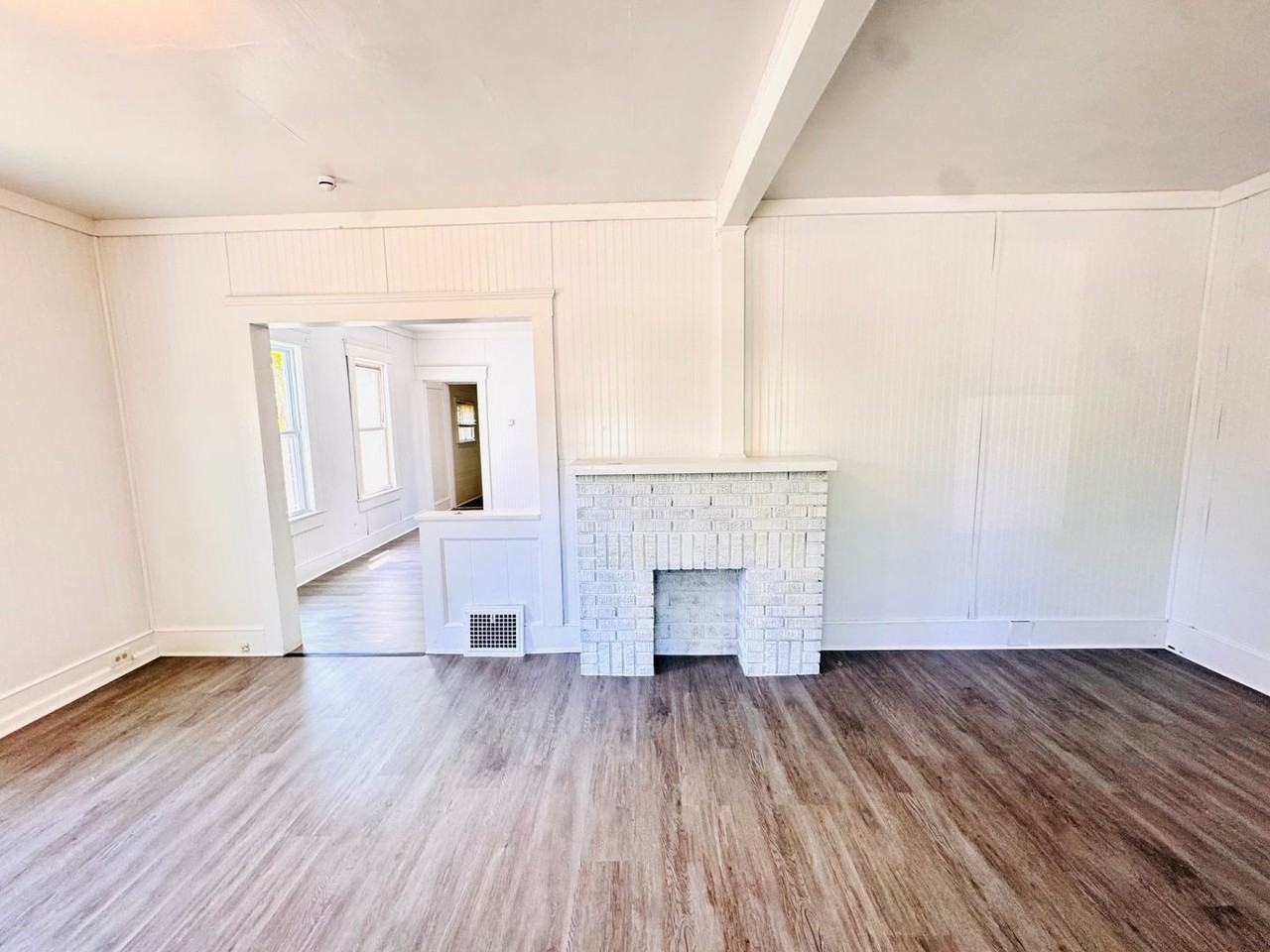 924 Ansel Rd - Photo 4 of 32