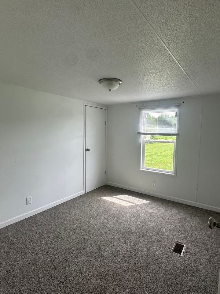 6245 Speights Chapel Rd - Photo 7 of 17