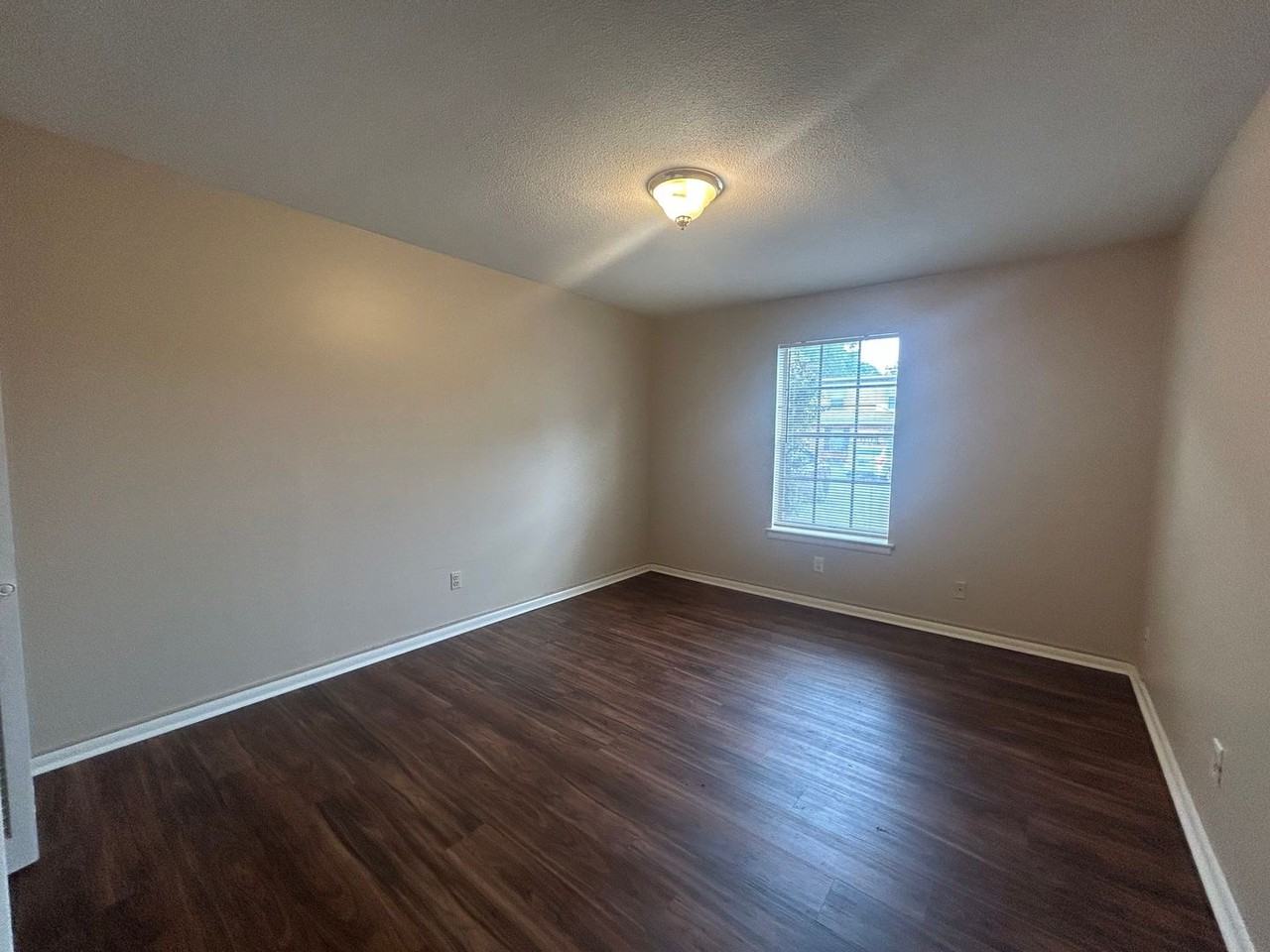 3824 Country Club Rd Apt C - Photo 5 of 6