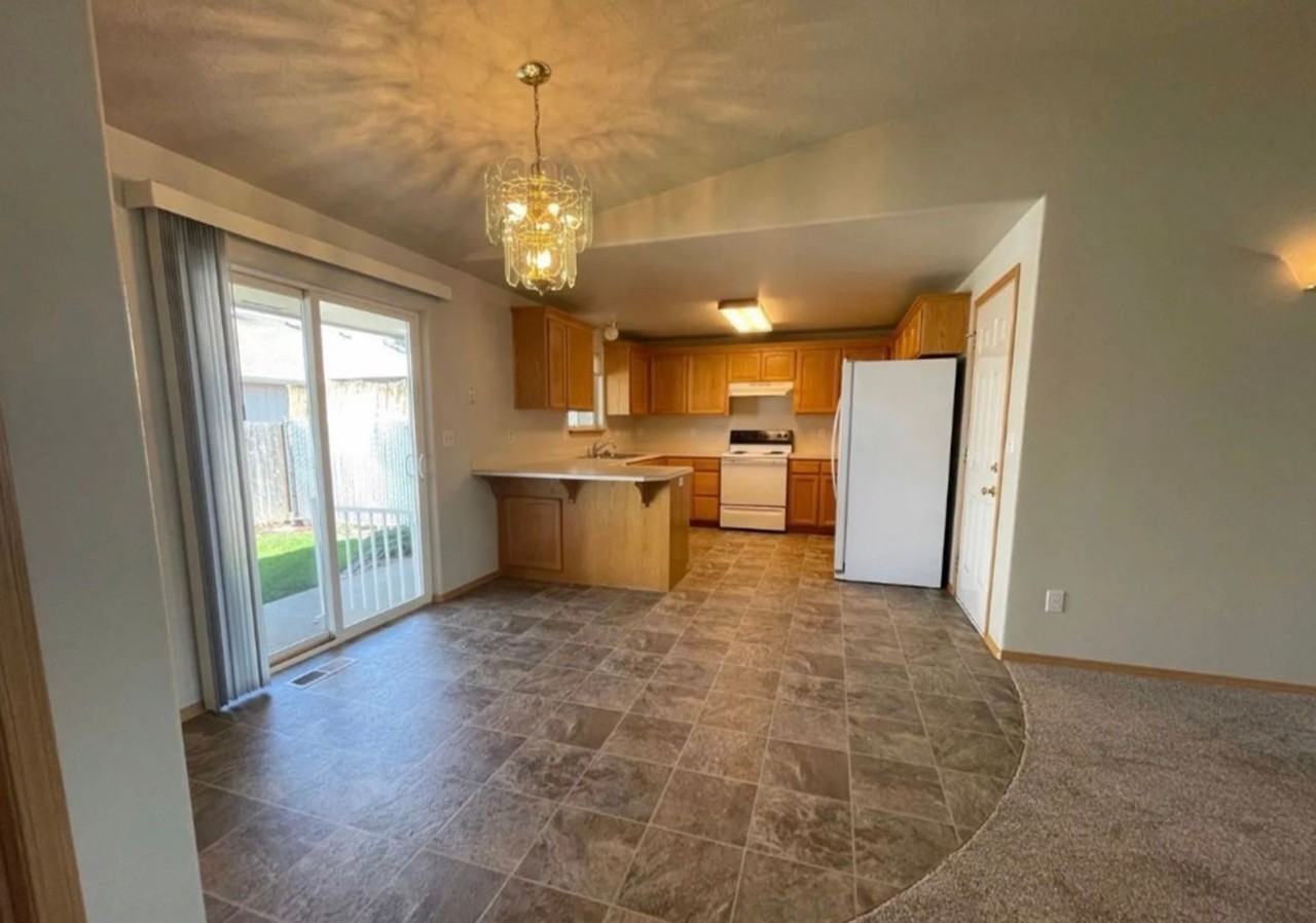 3961 Azalea Ave Se - Photo 3 of 11