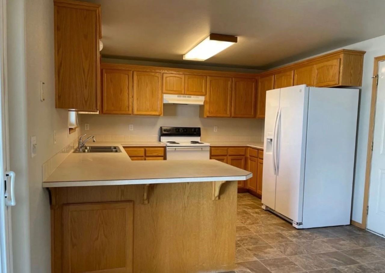 3961 Azalea Ave Se - Photo 5 of 11