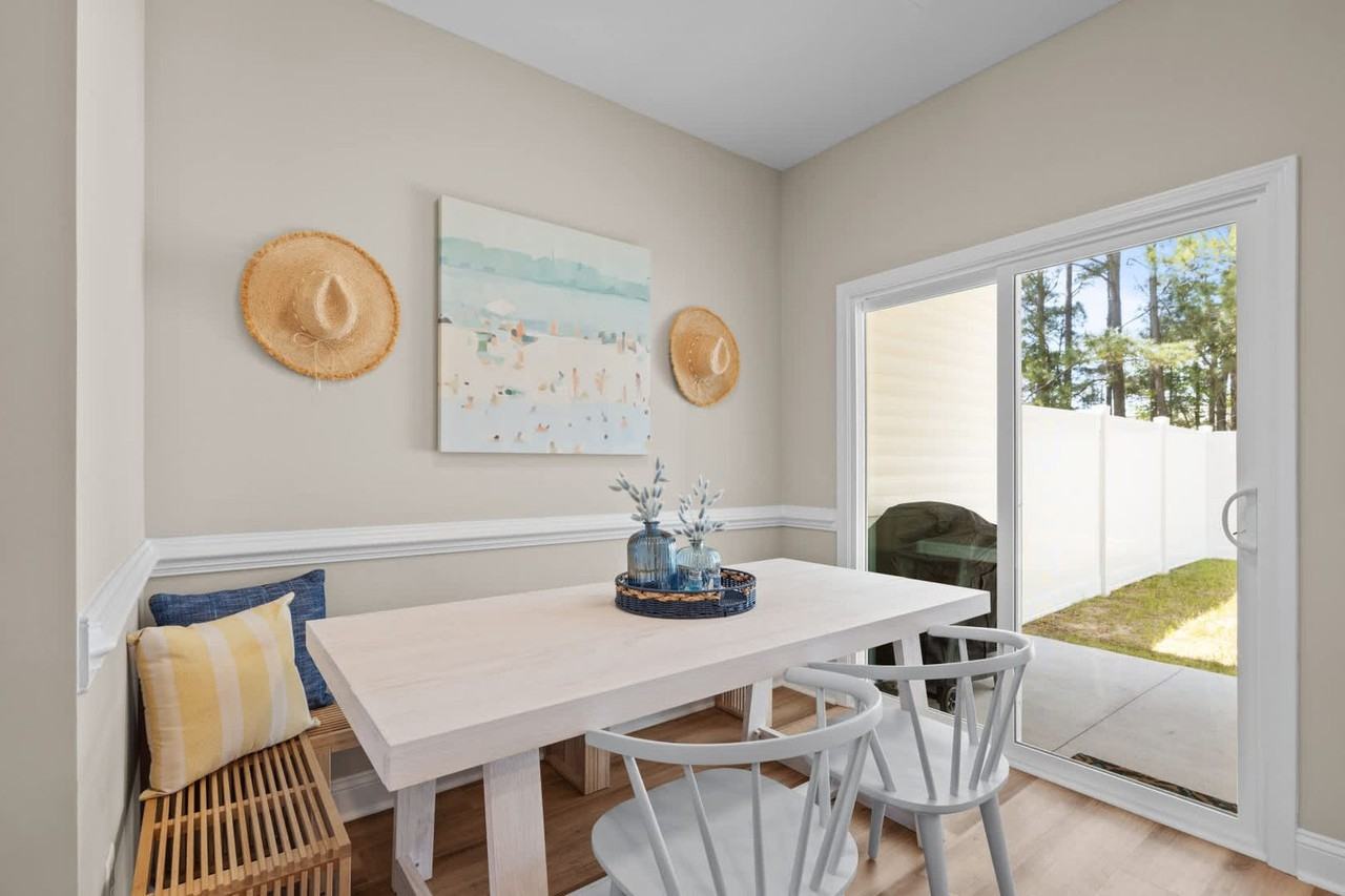 172 Coastline Cir - Photo 4 of 14
