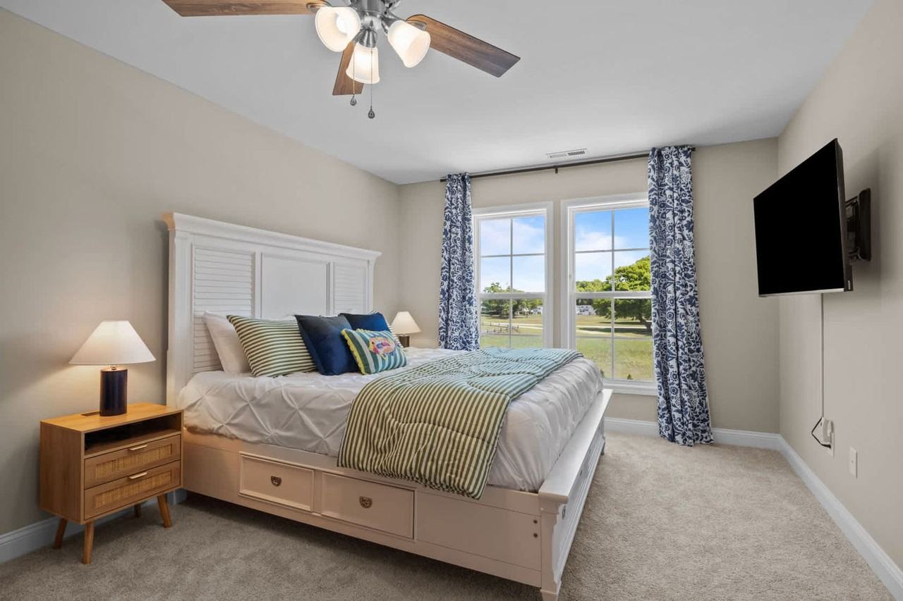 172 Coastline Cir - Photo 5 of 14
