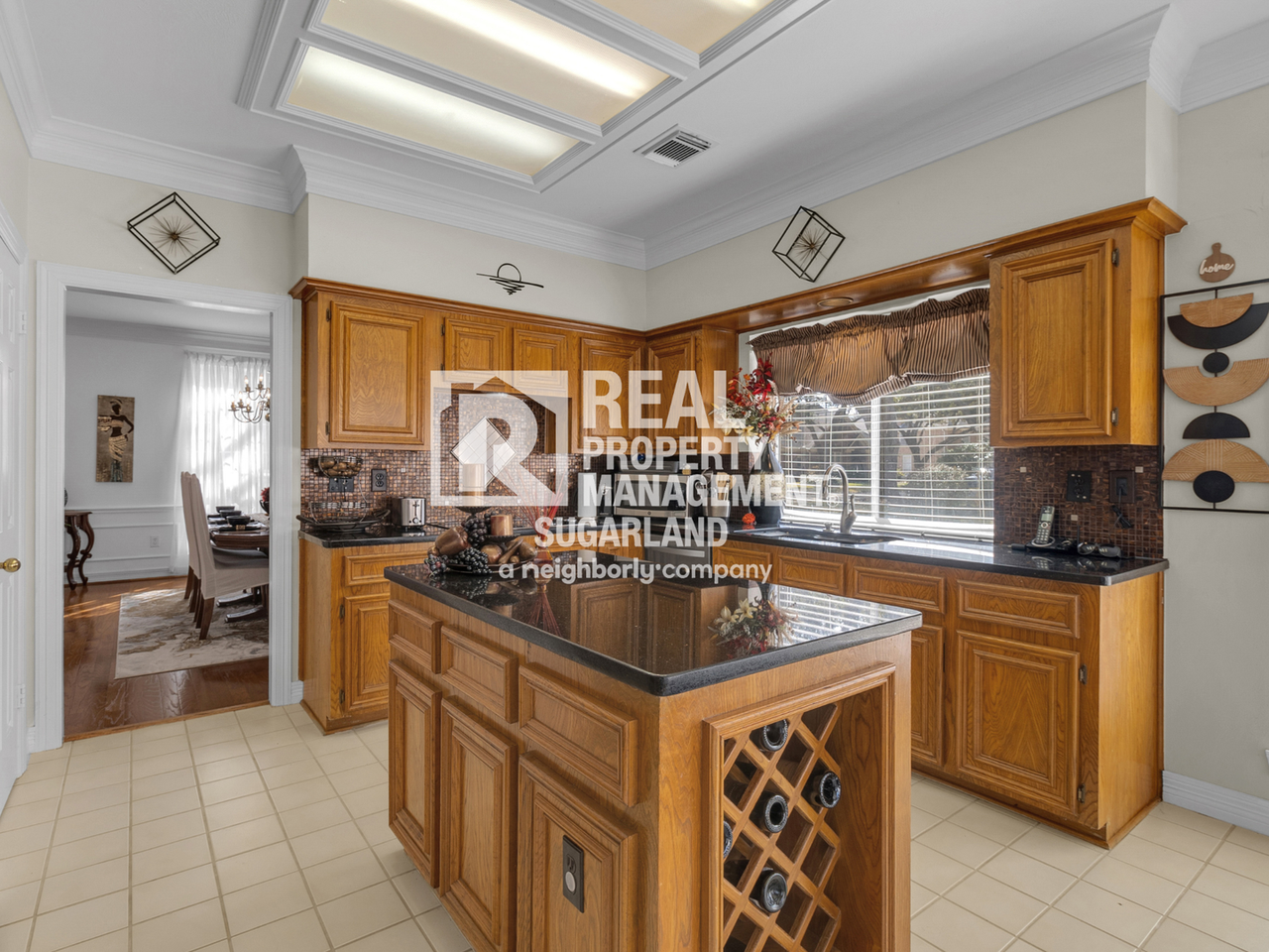 4410 Heatherwilde St - Photo 4 of 50