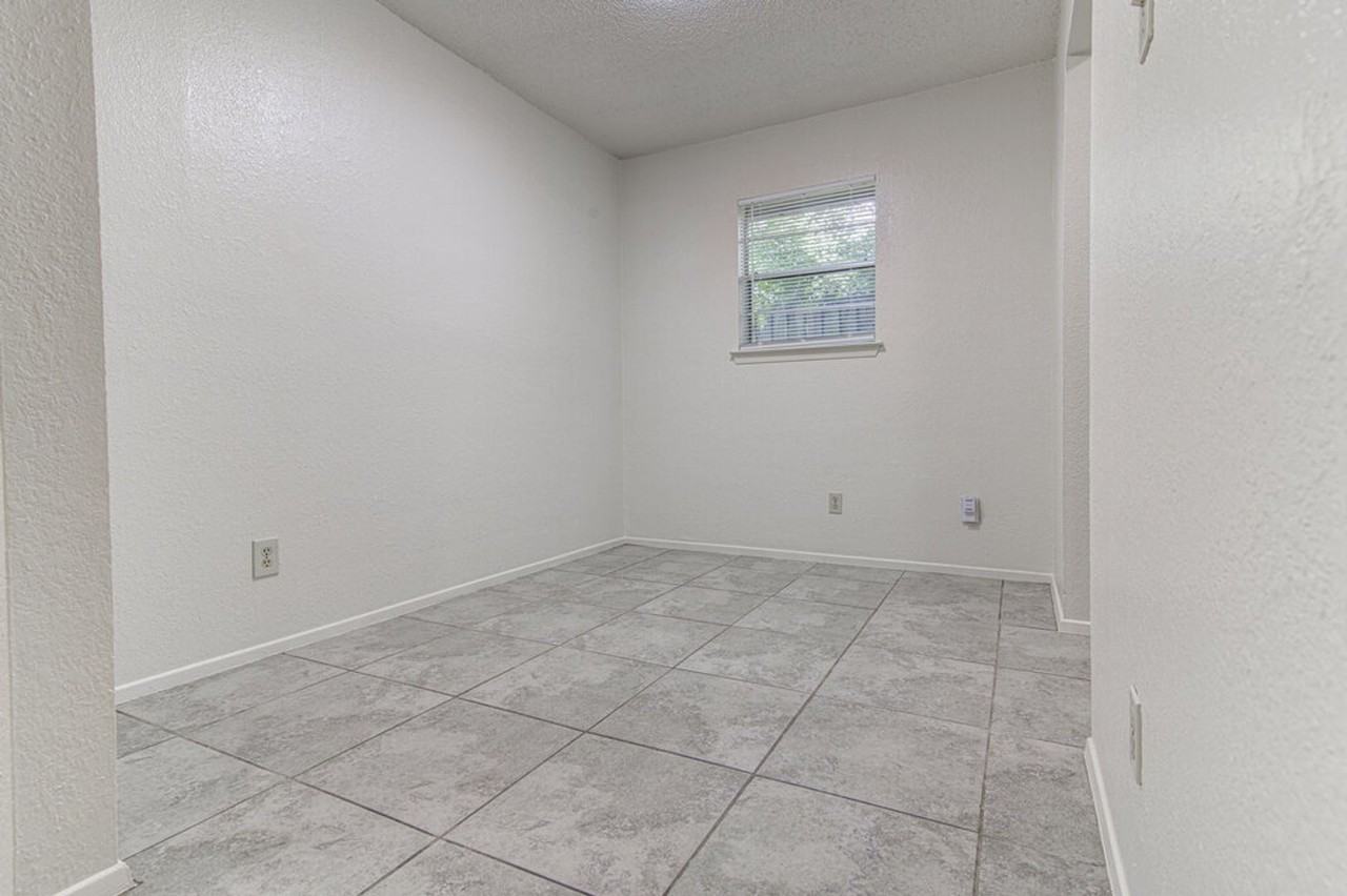 824 King Albert St - Photo 7 of 21
