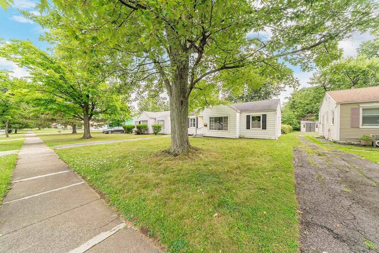 2533 Greenvale Rd - Photo 2 of 37