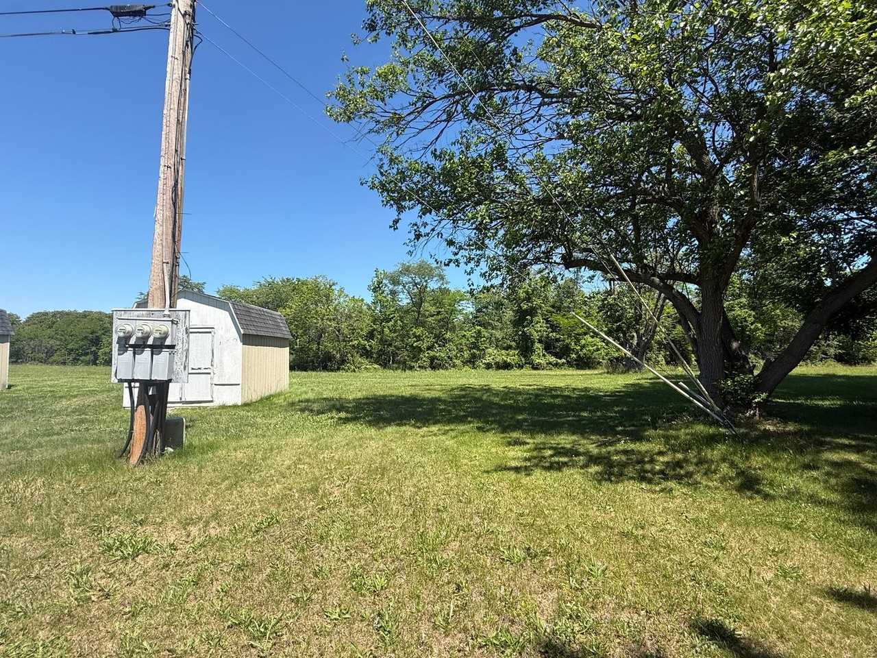 415 Meadowbrook Rd - Photo 4 of 11