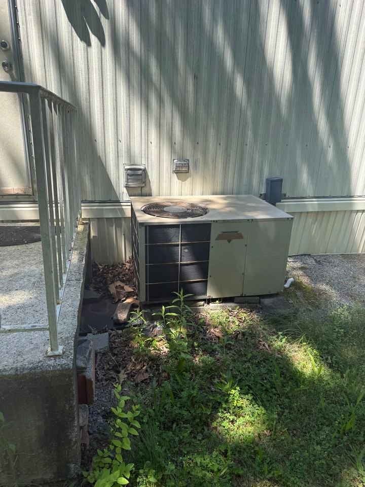 415 Meadowbrook Rd - Photo 6 of 11