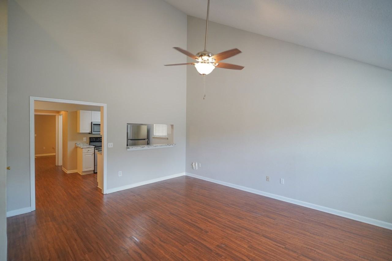 2788 Westbrook Ct - Photo 3 of 24