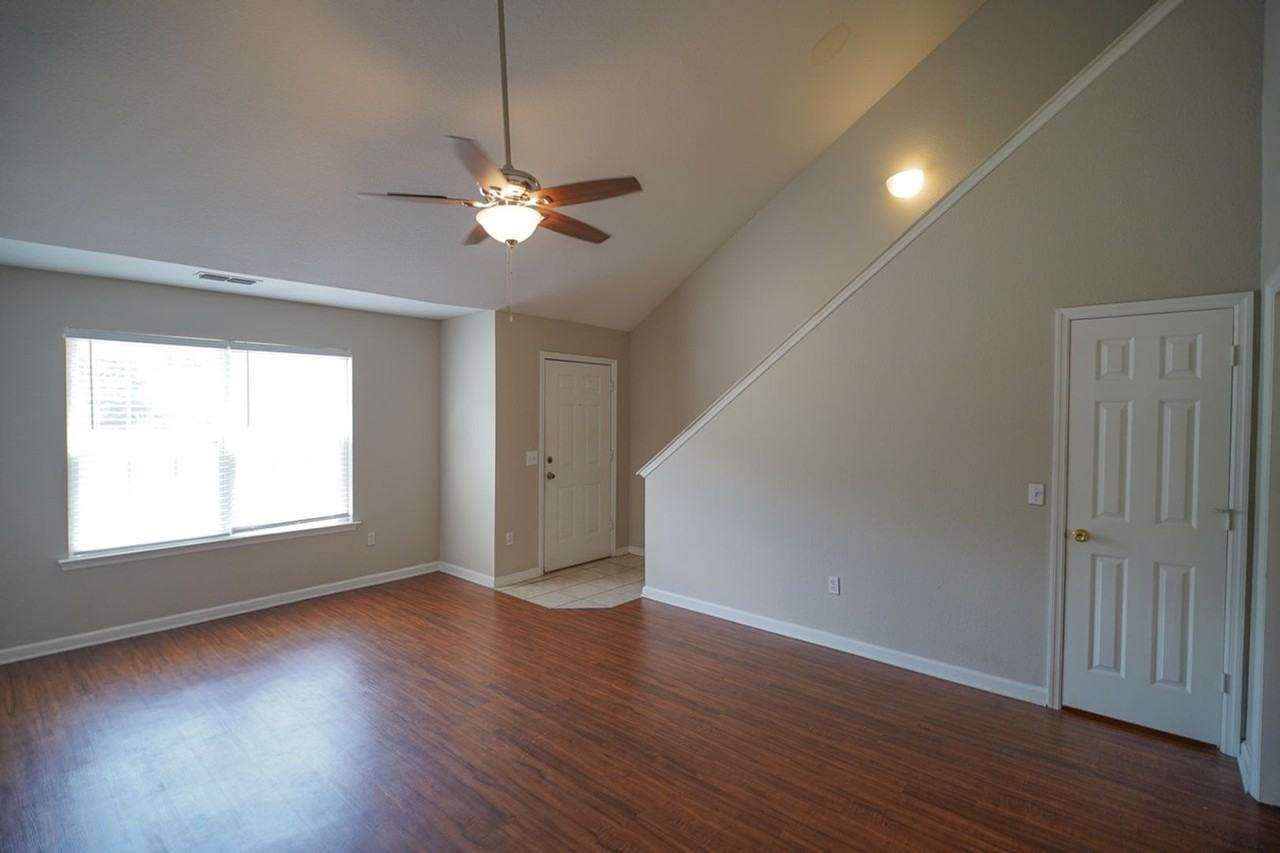 2788 Westbrook Ct - Photo 4 of 24