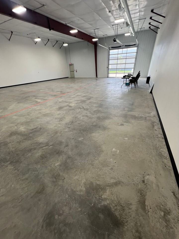 628 Enterprise St N - Photo 2 of 17