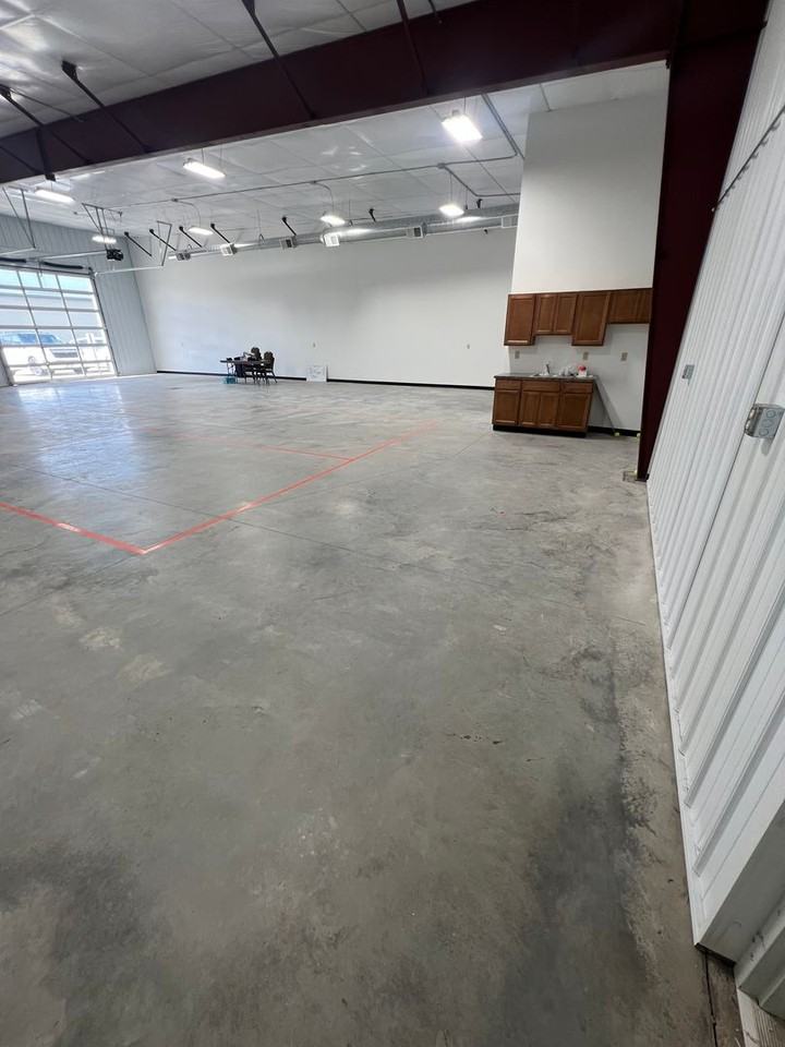 628 Enterprise St N - Photo 7 of 17