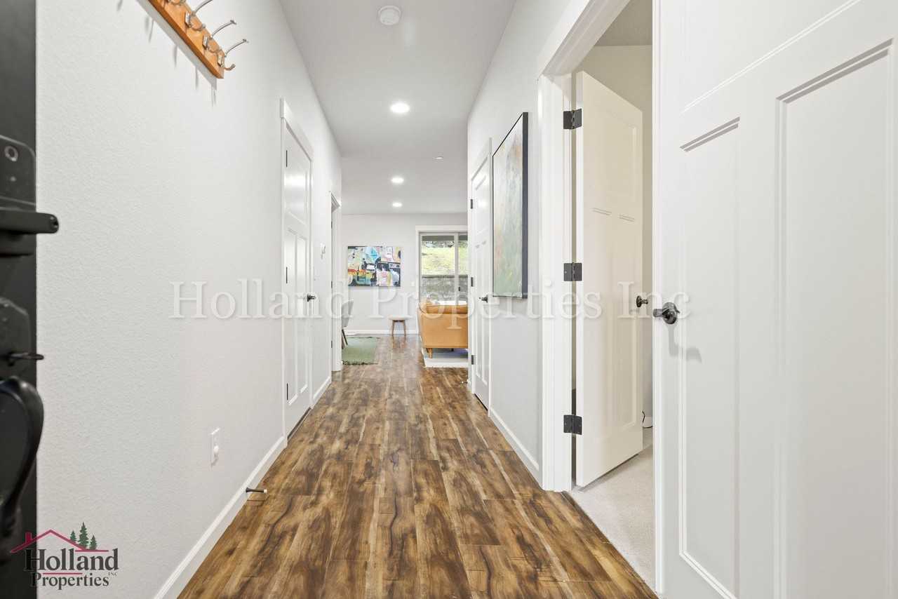12723 Sw Willow Point Ln - Photo 3 of 50