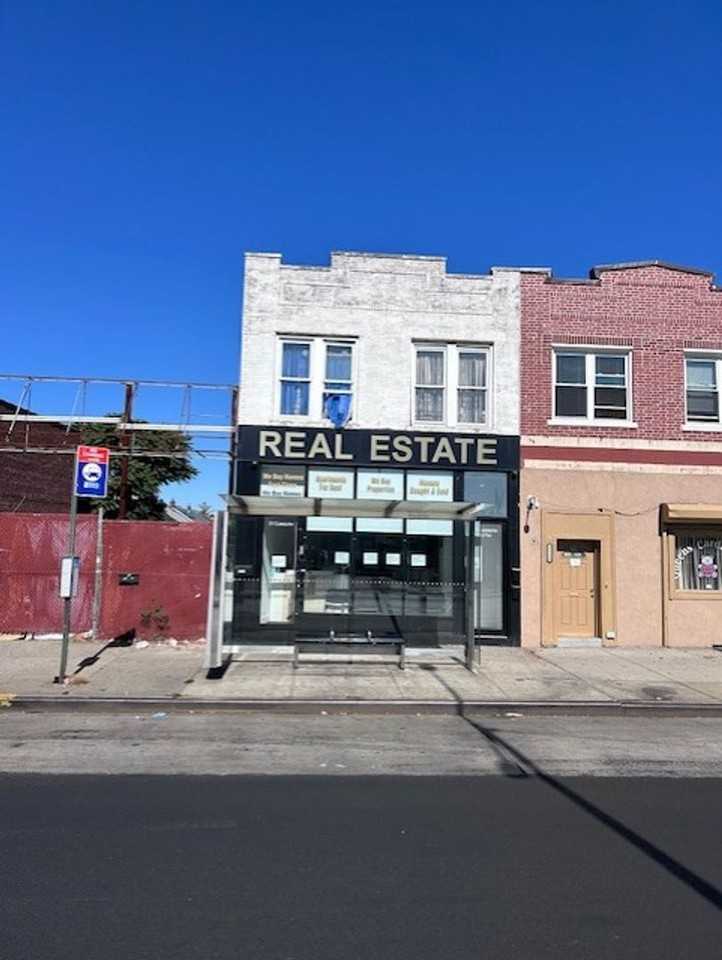 211-13 Jamaica Ave - Photo 2 of 10