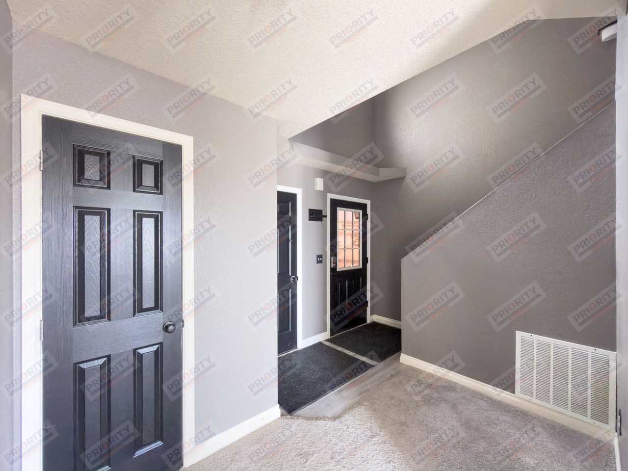 3301 Quacker Ave - Photo 3 of 25