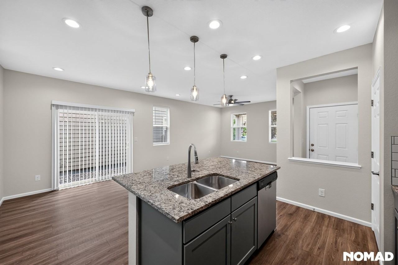 4740 Jasper St - Photo 5 of 36