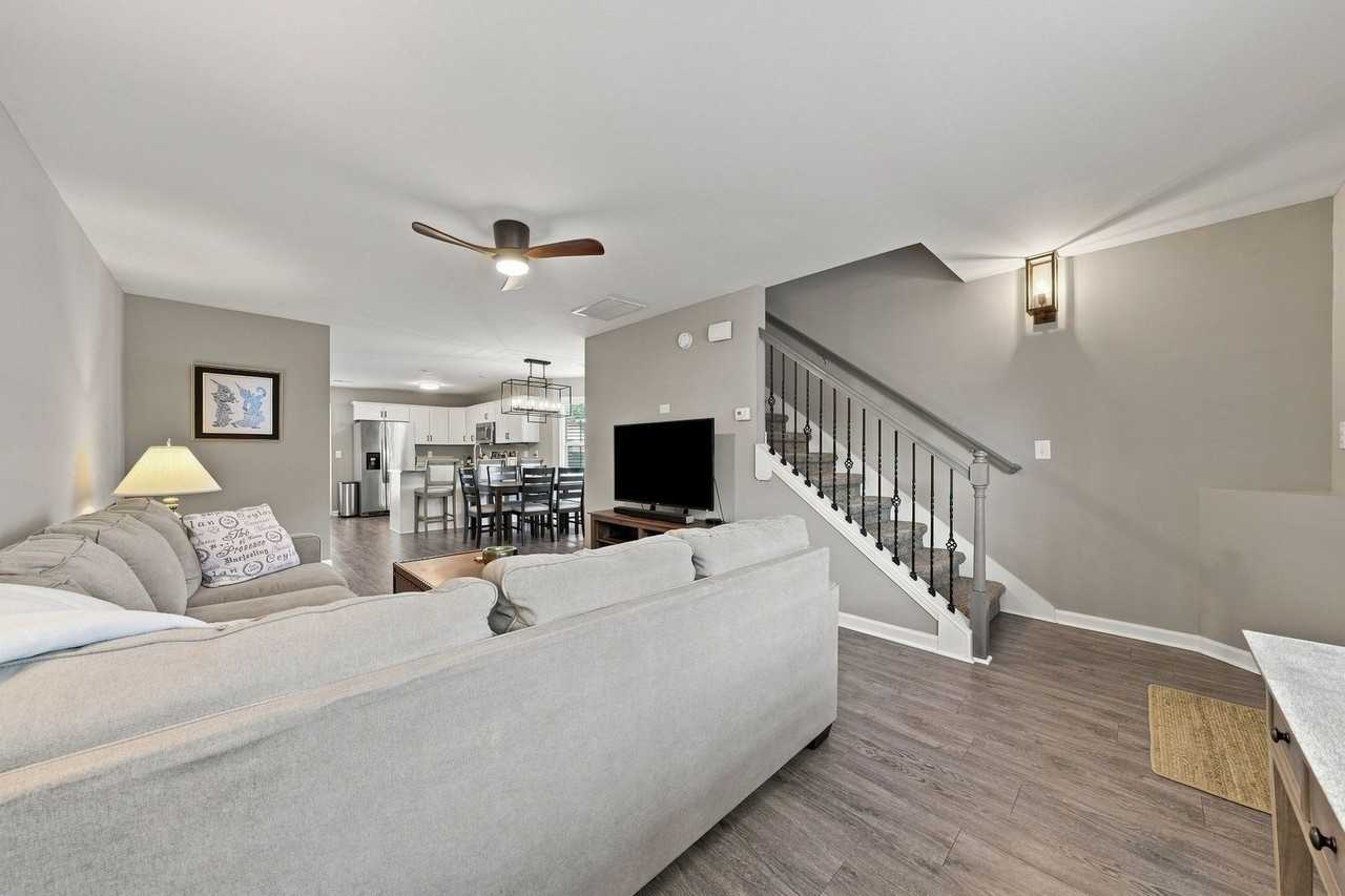 248 Alexander Blvd - Photo 6 of 29