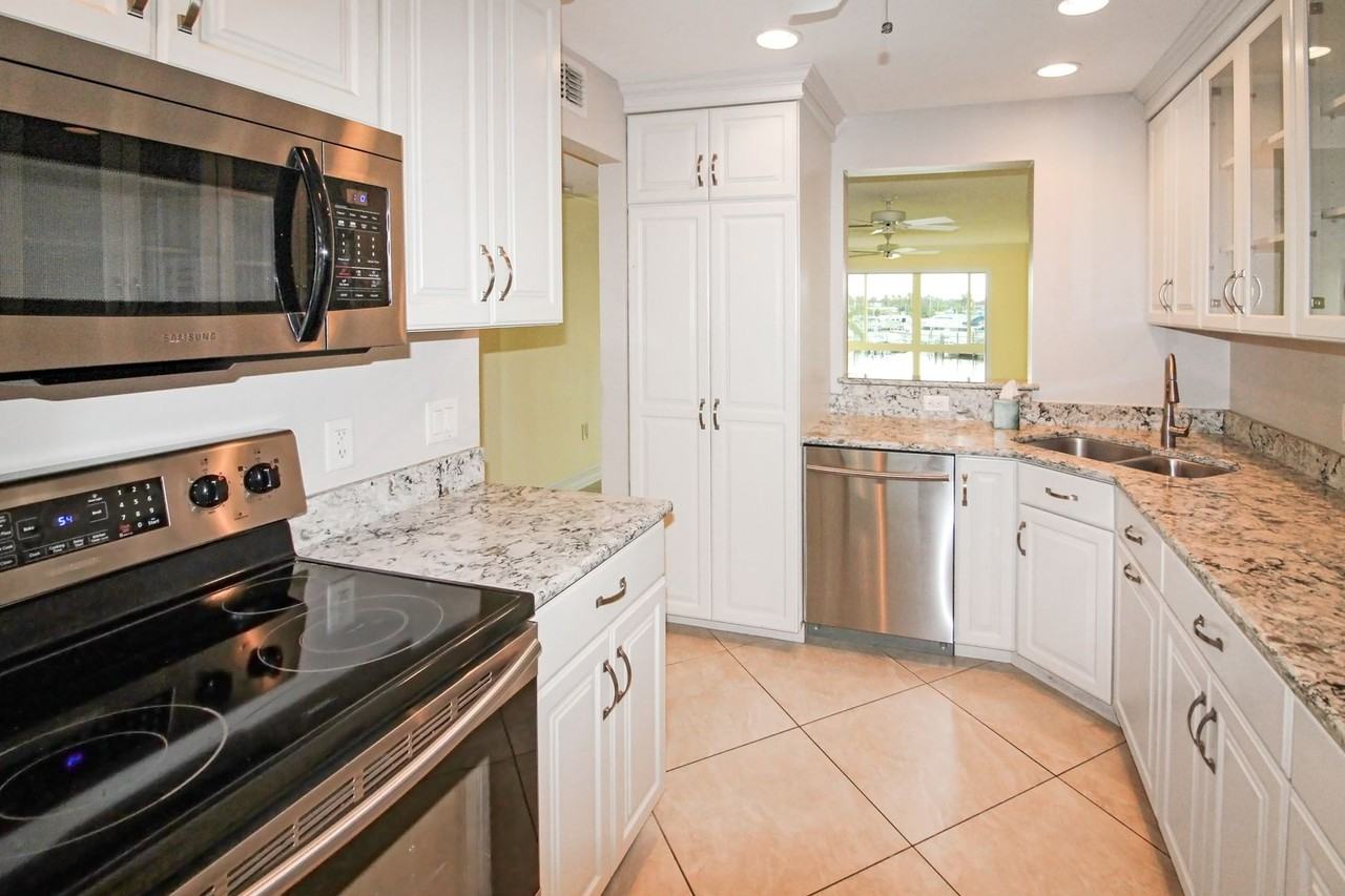 250 Santa Maria St #317 - Photo 4 of 17