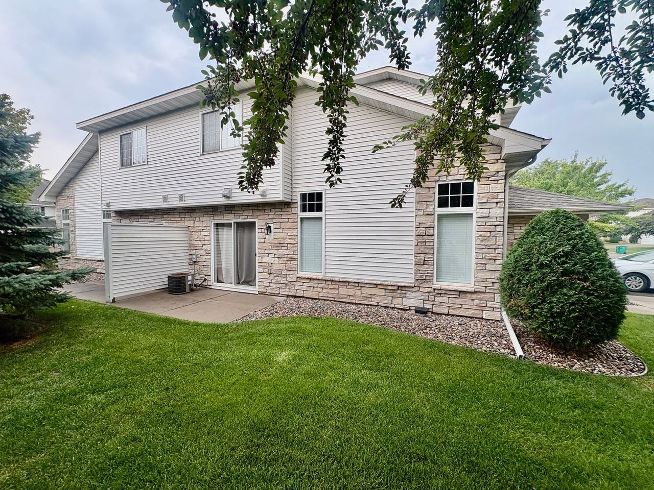 17119 Eastwood Ave - Photo 3 of 22