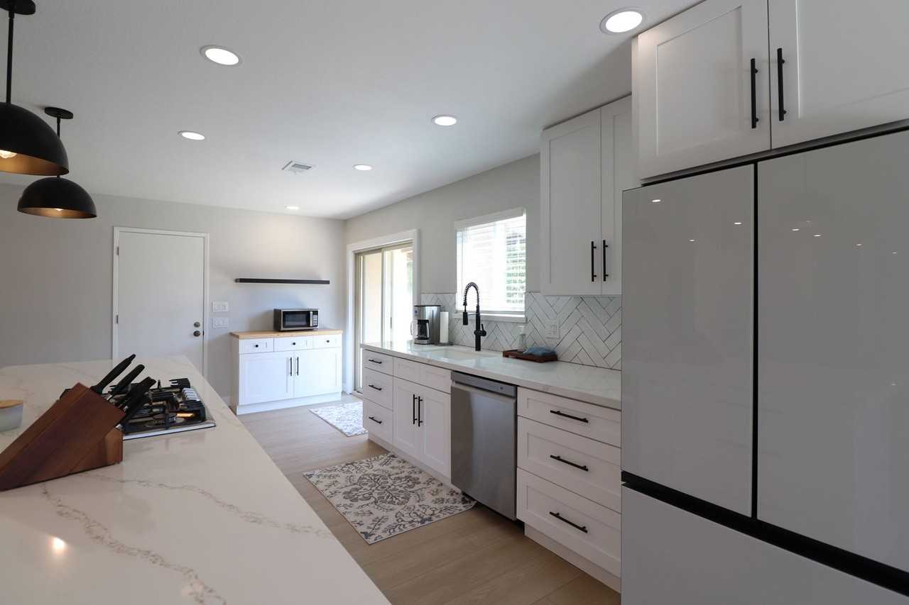 586 Poppy Ln - Photo 7 of 26